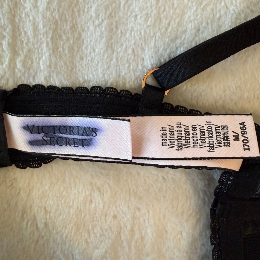 New! Victoria’s Secret Lace Ruffle Peek-a-Boo Teddy Black 45917 - Picture 13 of 15
